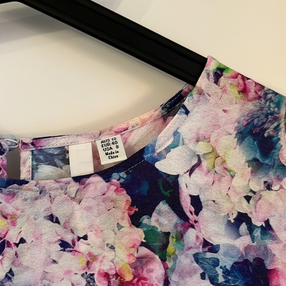 EVER NEW/FOREVER NEW cropped floral blouse - Picture 2 of 3